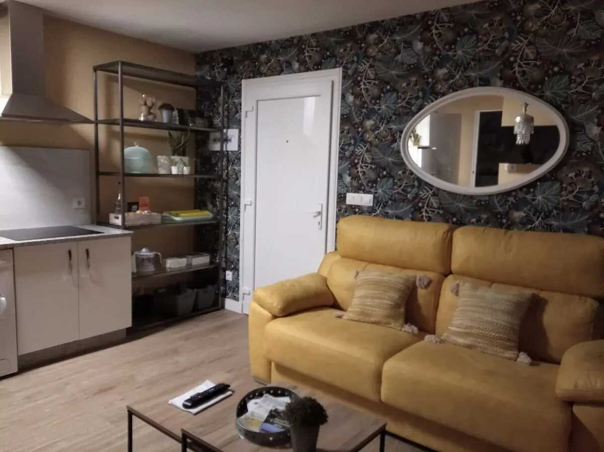 Maison 40 m² à Parada, jardin clôturé et vue montagne - Photo 5
