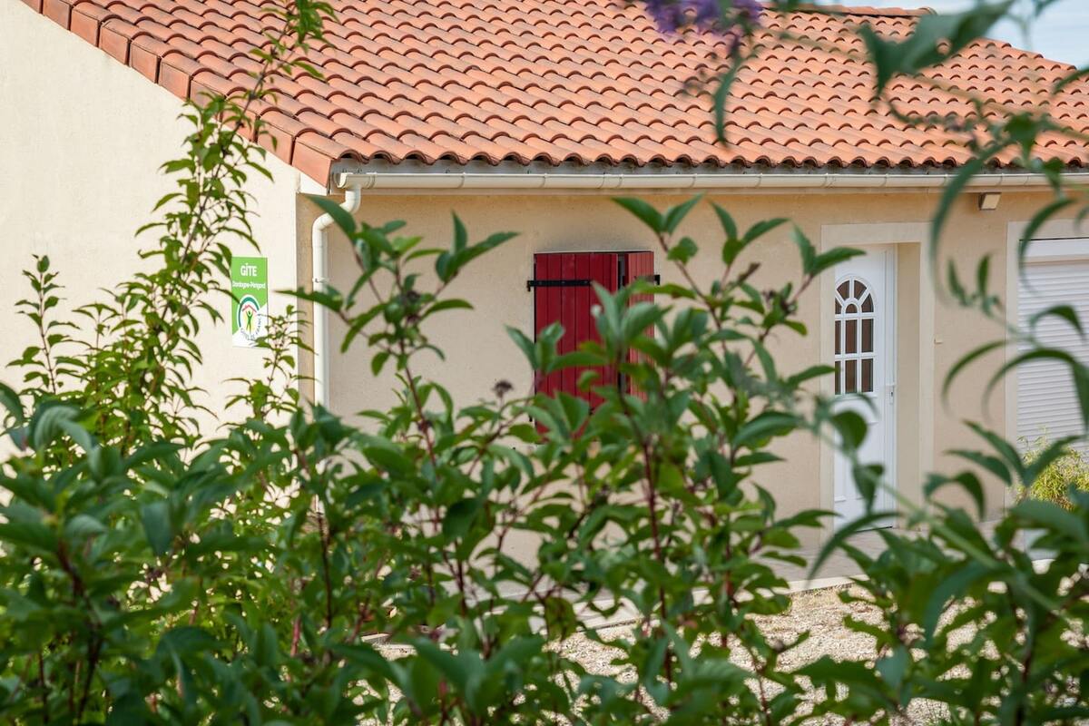 Maison 80 m² Fossemagne, jardin clos et terrasse - Photo 8