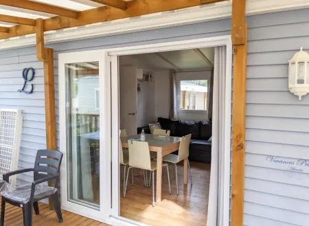 Bungalow chaleureux à Saint-Julien-en-Born avec piscine partagée : photo 3