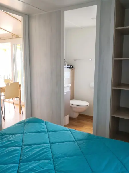 Bungalow chaleureux à Saint-Julien-en-Born avec piscine partagée : photo 9