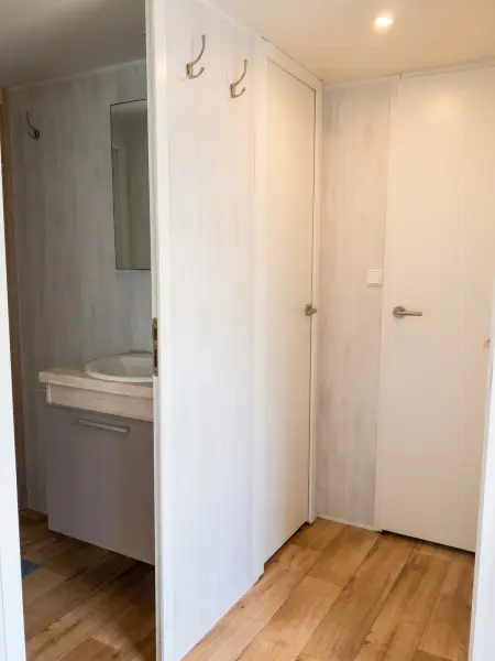 Bungalow chaleureux à Saint-Julien-en-Born avec piscine partagée : photo 11