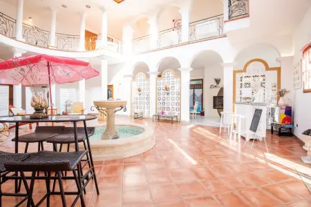 Villa avec piscine privée et 6 chambres à Saint-Cyr-sur-Loire : photo 3
