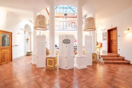 Villa avec piscine privée et 6 chambres à Saint-Cyr-sur-Loire : photo 9