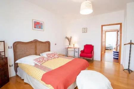 Villa avec piscine privée et 6 chambres à Saint-Cyr-sur-Loire : photo 18