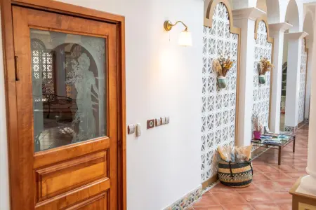 Villa avec piscine privée et 6 chambres à Saint-Cyr-sur-Loire : photo 30