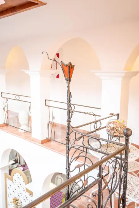 Villa avec piscine privée et 6 chambres à Saint-Cyr-sur-Loire : photo 35