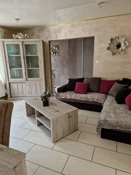 Maison charmante à Berlaimont avec jardin et parking inclus - Photo 3