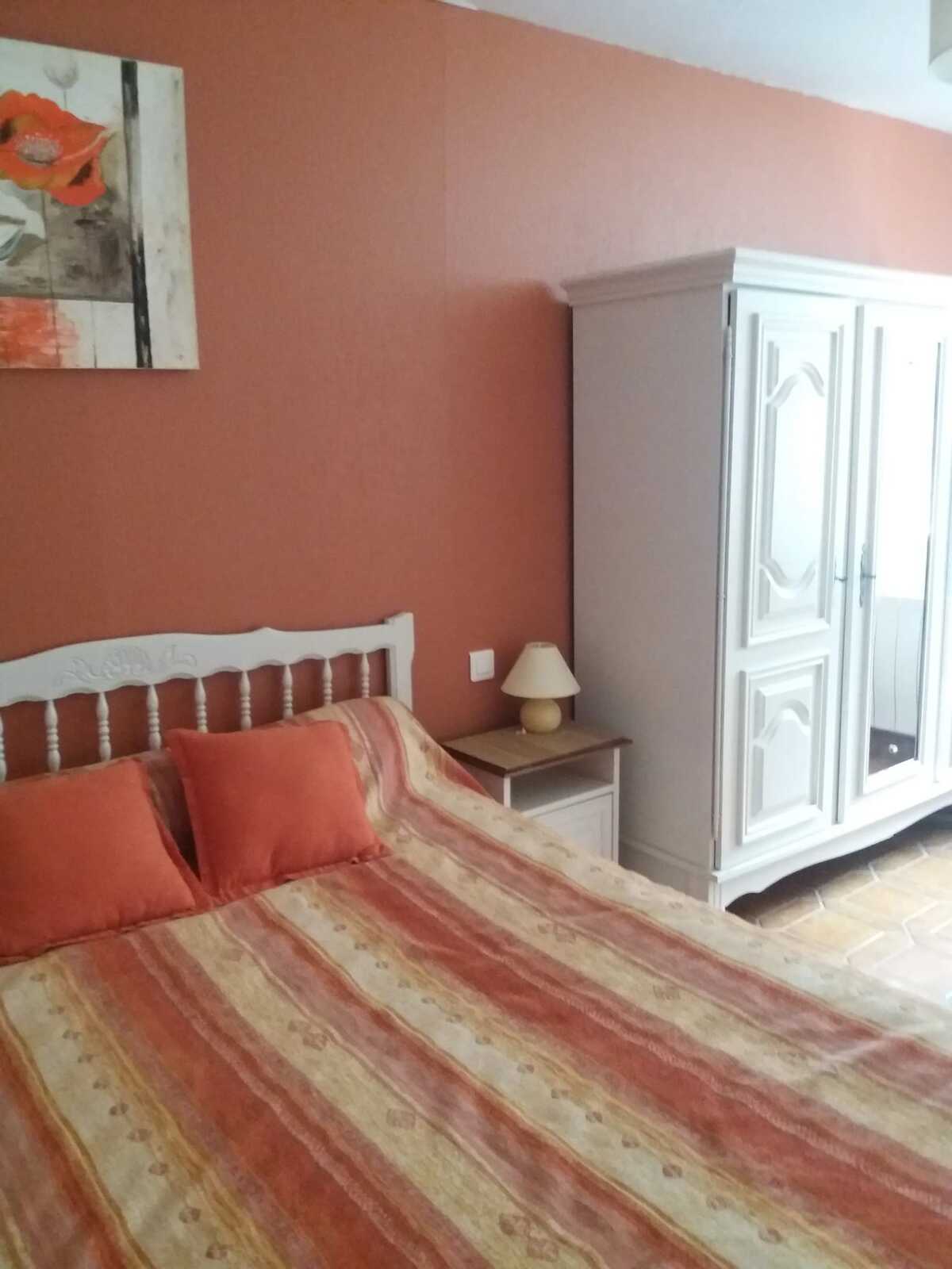 Maison 90 m² à Laz, jardin et terrasse barbecue - Photo 10
