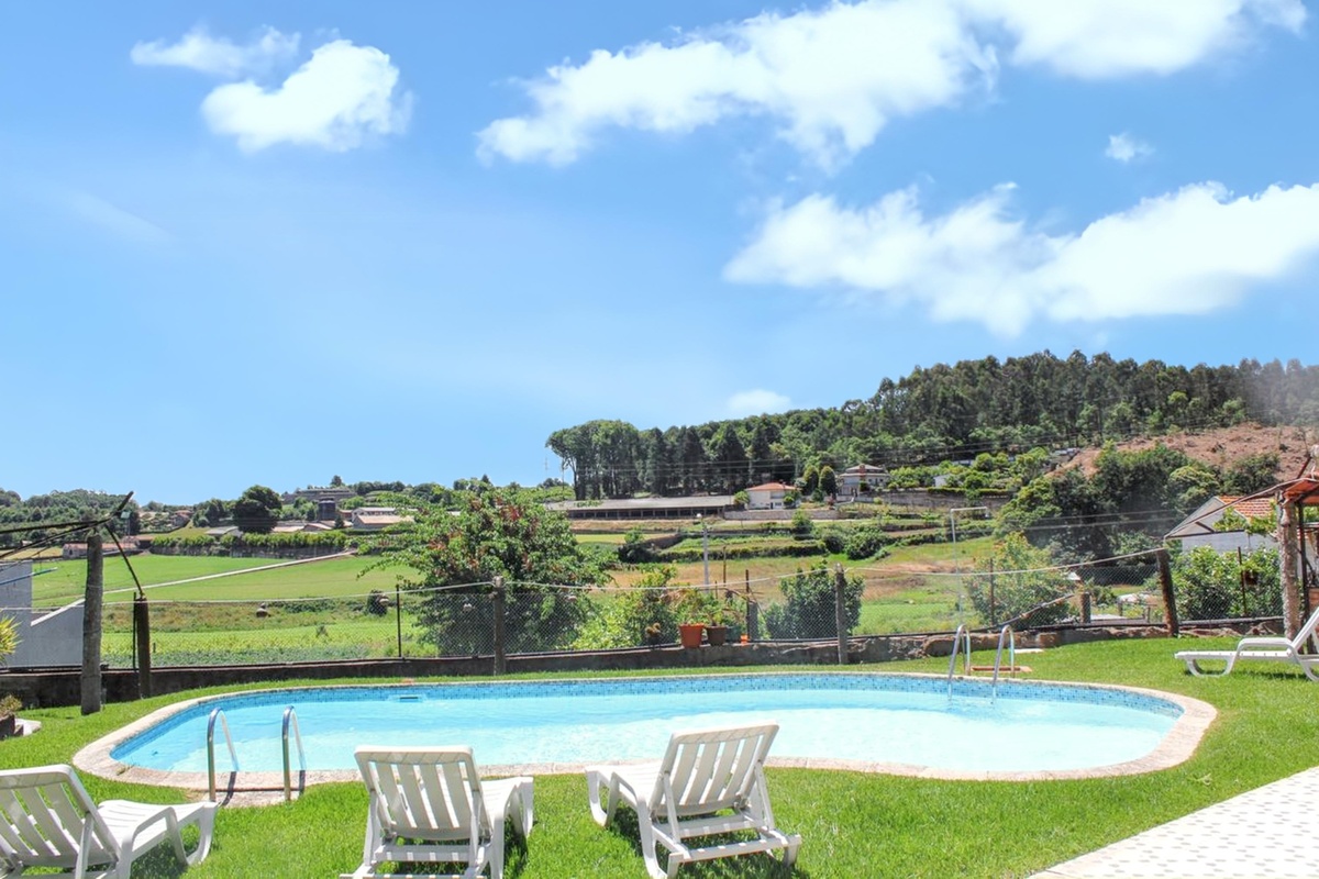Maison de charme à Requião : piscine partagée et jardin clôturé - Photo 10