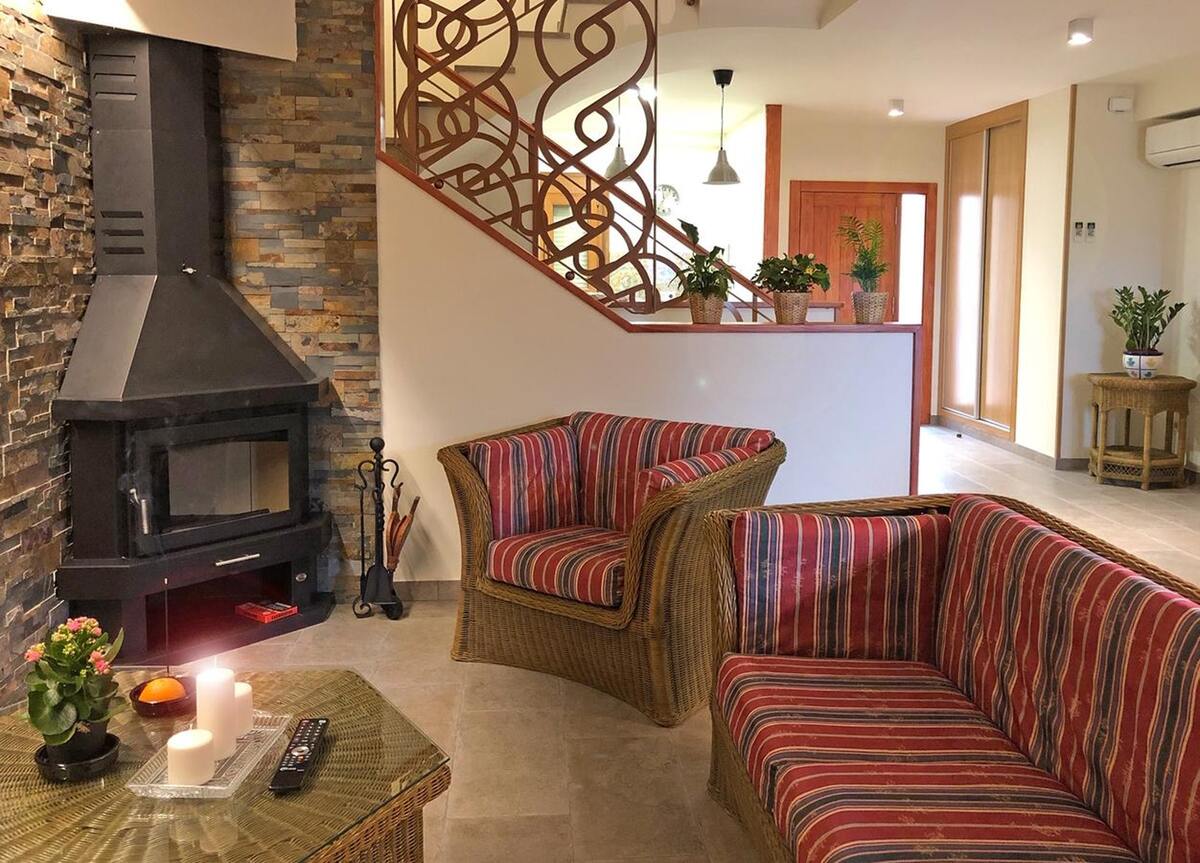 Maison avec vue montagne et piscine à Cretas, 10 personnes - Photo 3