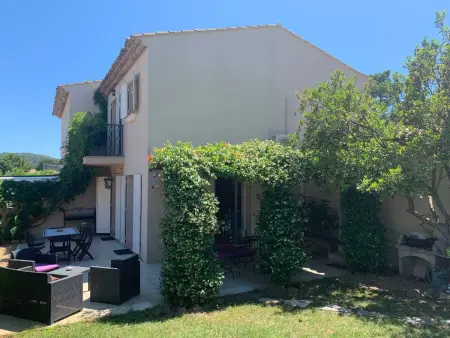 Maison avec piscine partagée et jardin clos à Gassin : photo 5