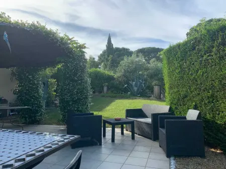 Maison avec piscine partagée et jardin clos à Gassin : photo 6