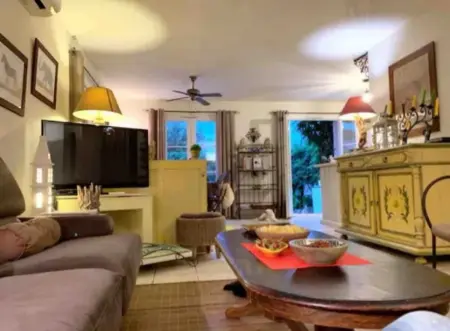 Maison avec piscine partagée et jardin clos à Gassin : photo 10