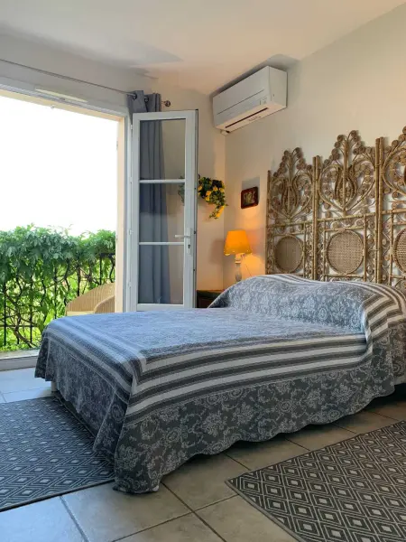 Maison avec piscine partagée et jardin clos à Gassin : photo 15