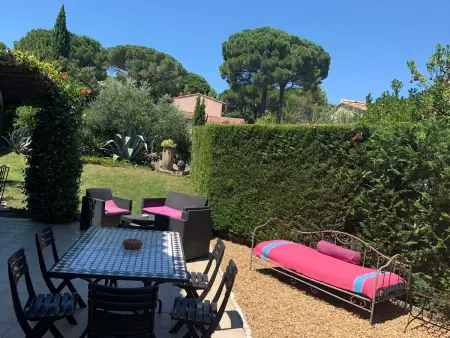 Maison avec piscine partagée et jardin clos à Gassin : photo 26