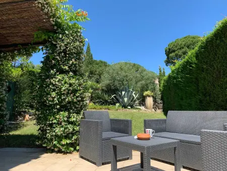 Maison avec piscine partagée et jardin clos à Gassin : photo 29