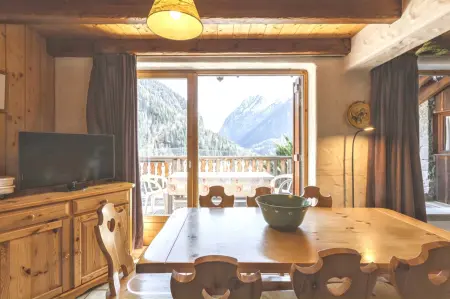 Chalet chaleureux à Champagny-en-Vanoise avec jacuzzi - Photo 2