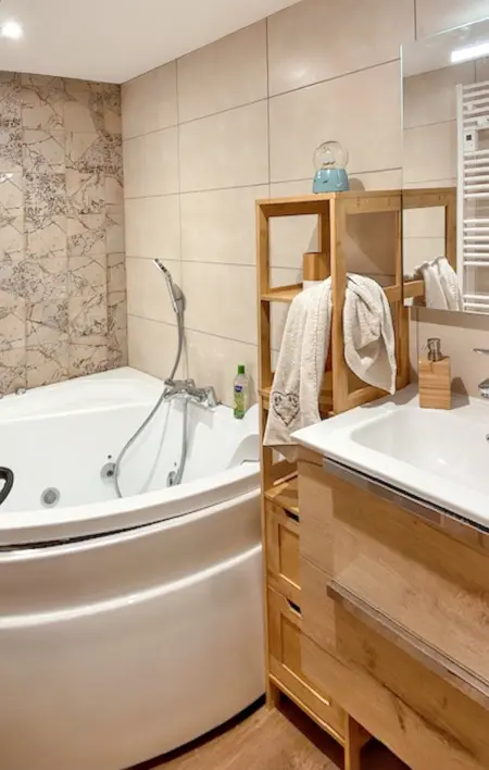 Chalet chaleureux à Champagny-en-Vanoise avec jacuzzi - Photo 14