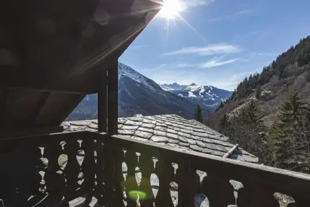 Chalet chaleureux à Champagny-en-Vanoise avec jacuzzi - Photo 17