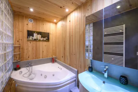 Appartement 3 chambres à Orcières, vue montagne et baignoire balnéo : photo 5