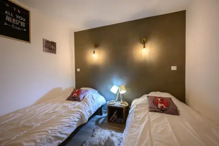 Appartement 3 chambres à Orcières, vue montagne et baignoire balnéo : photo 13