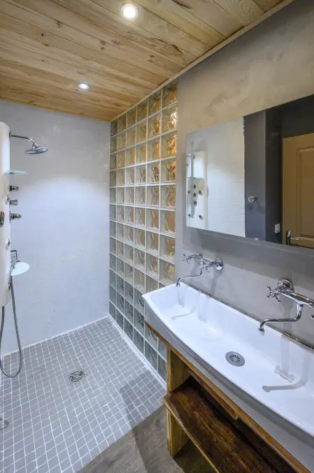 Appartement 3 chambres à Orcières, vue montagne et baignoire balnéo : photo 16