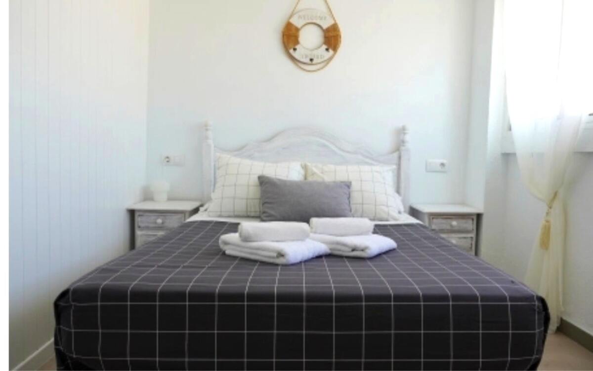 Maison 15 pers., 5 chambres avec jardin clôturé à Poble Nou - Photo 8
