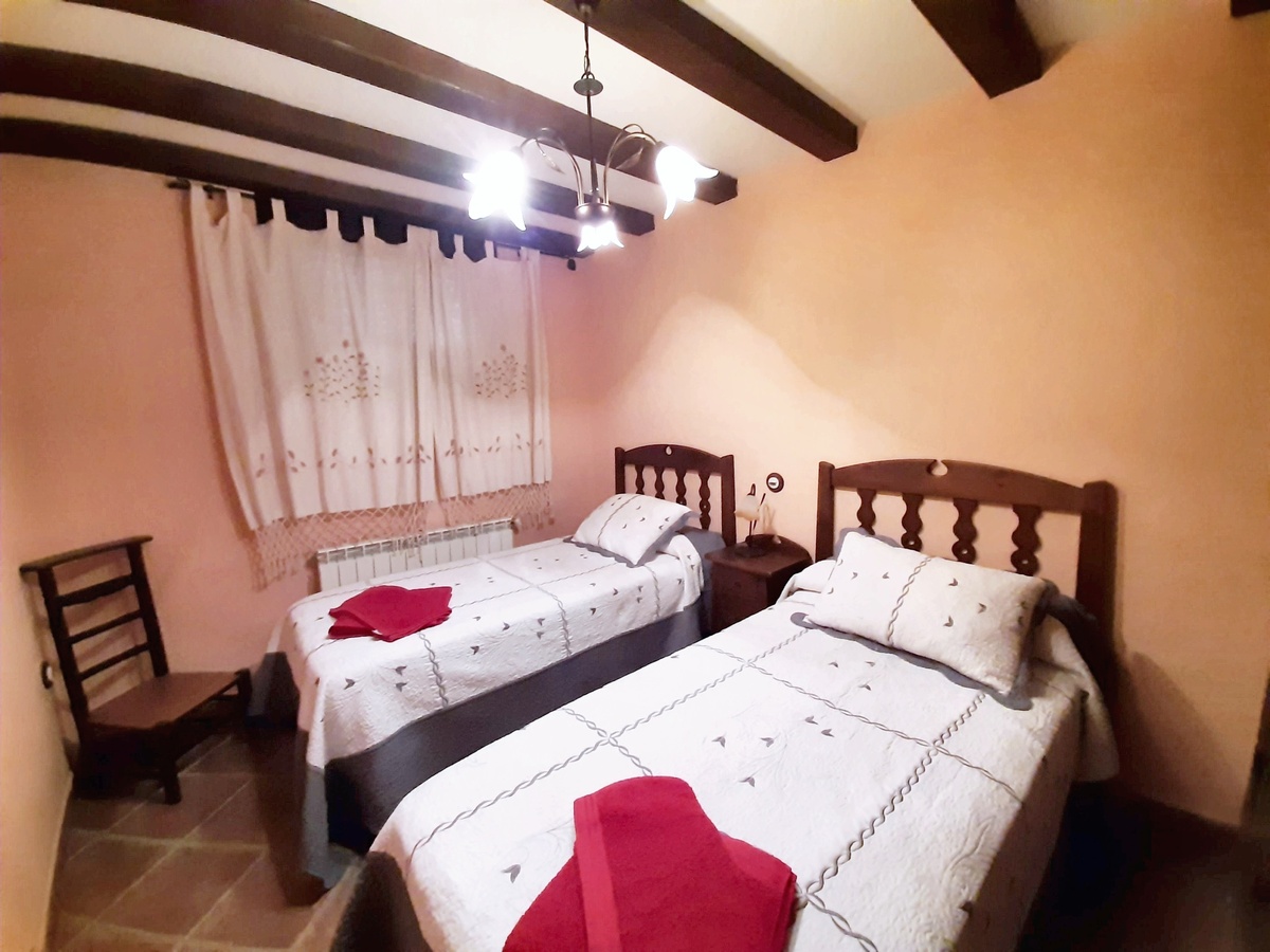 Maison 6 pers. à Hueva avec vue montagne - Photo 14