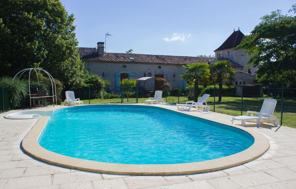 Maison 250 m² à Thénac : piscine, jacuzzi et 5 chambres - Photo 1