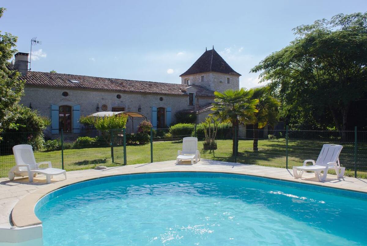 Maison 250 m² à Thénac : piscine, jacuzzi et 5 chambres - Photo 7