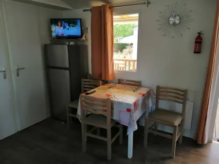 Bungalow charmant à Condrieu avec piscine partagée conviviale - Photo 3