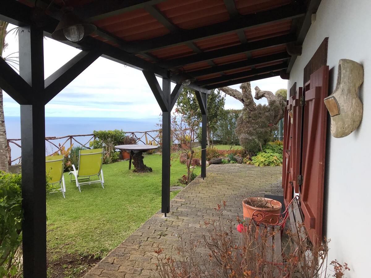 Maison vue mer à Fajã da Ovelha avec terrasse et barbecue - Photo 3