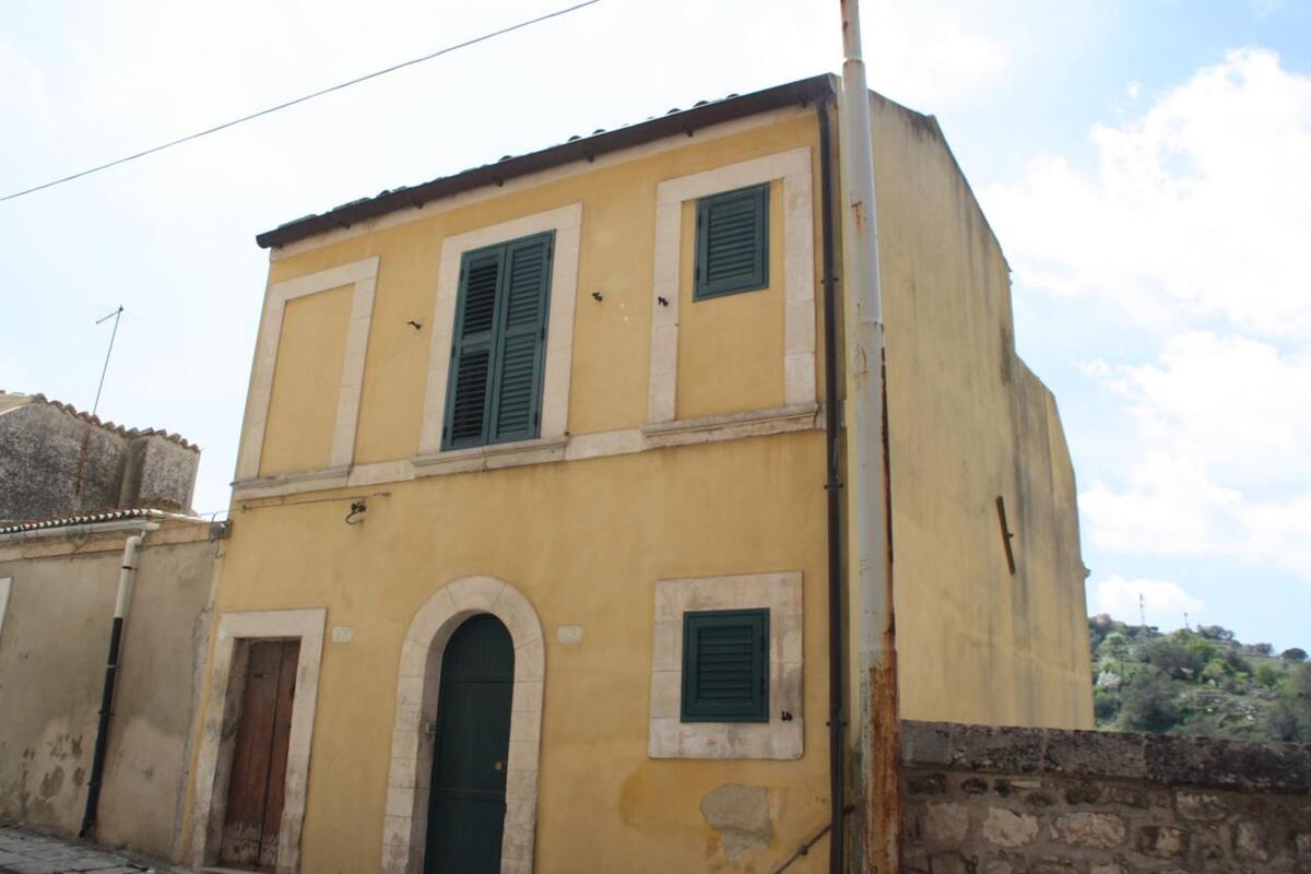 Maison avec balcon et vue sur la ville à Ragusa, Sicile - Photo 8