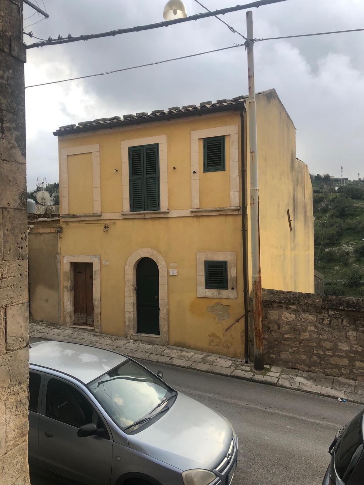 Maison avec balcon et vue sur la ville à Ragusa, Sicile - Photo 13