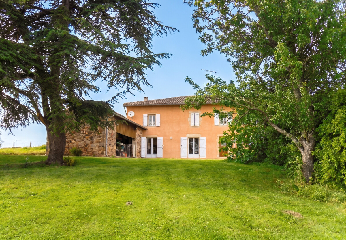 Maison 6 personnes piscine privée et jardin à Puycelsi - Photo 1