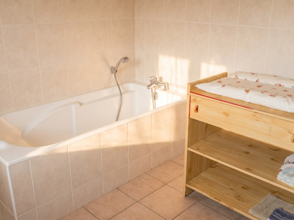 Maison 6 personnes piscine privée et jardin à Puycelsi - Photo 6