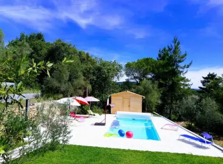 Villa familiale avec piscine chauffée à Chassiers, sud Ardèche : photo 12