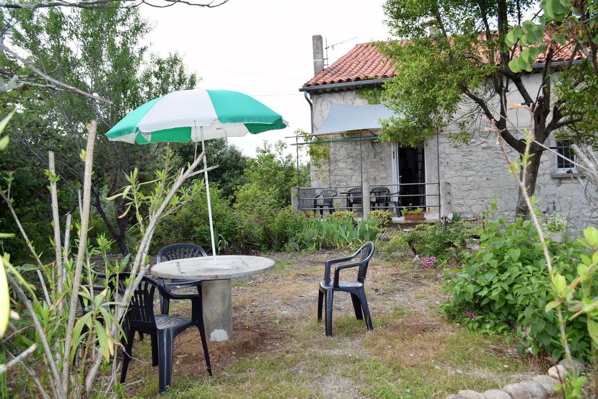 Maison 11 pers., 5 ch., pétanque et barbecue aux Vans - Photo 2