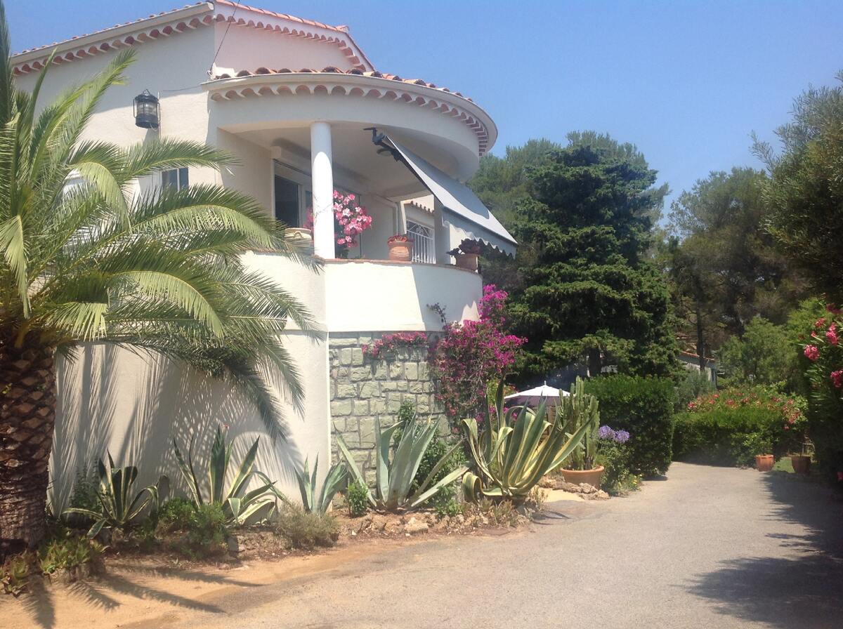Appartement 4 personnes à Fréjus, jardin avec barbecue - Photo 1