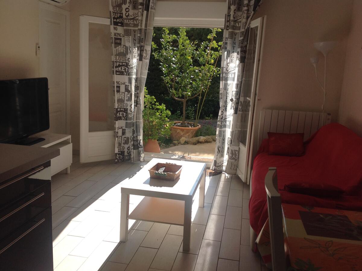 Appartement 4 personnes à Fréjus, jardin avec barbecue - Photo 6