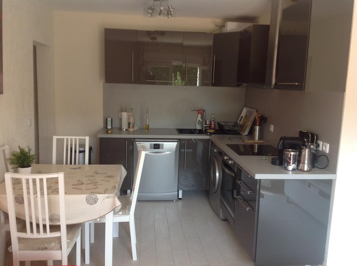 Appartement 4 personnes à Fréjus, jardin avec barbecue - Photo 7