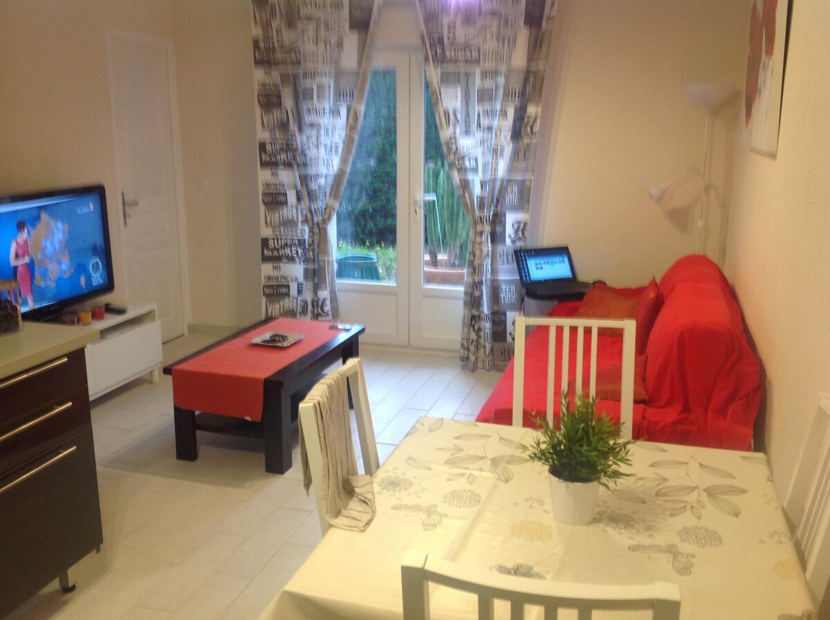 Appartement 4 personnes à Fréjus, jardin avec barbecue - Photo 10