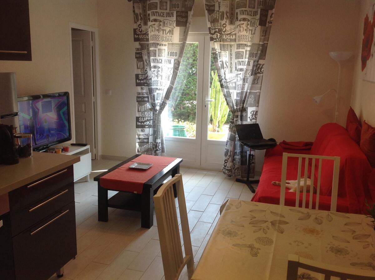 Appartement 4 personnes à Fréjus, jardin avec barbecue - Photo 11