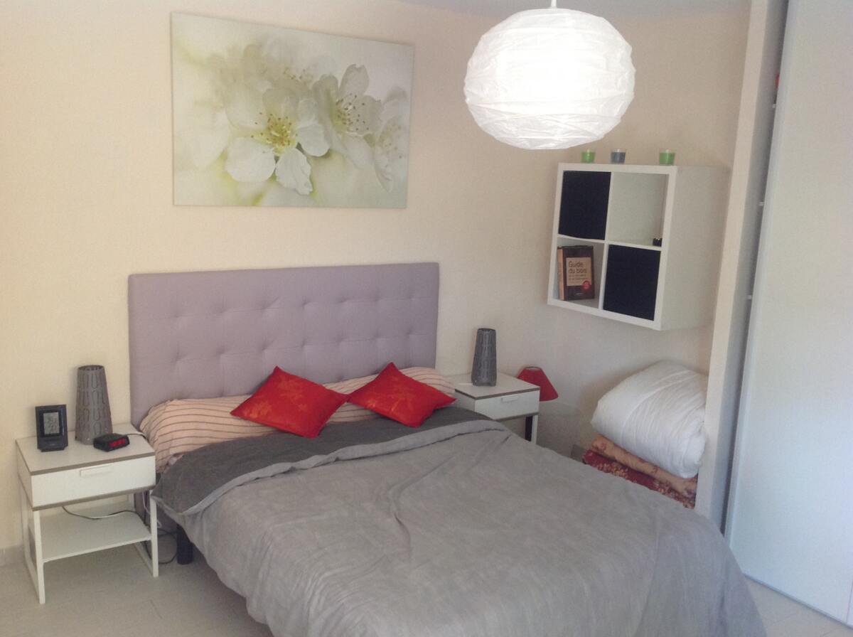 Appartement 4 personnes à Fréjus, jardin avec barbecue - Photo 12