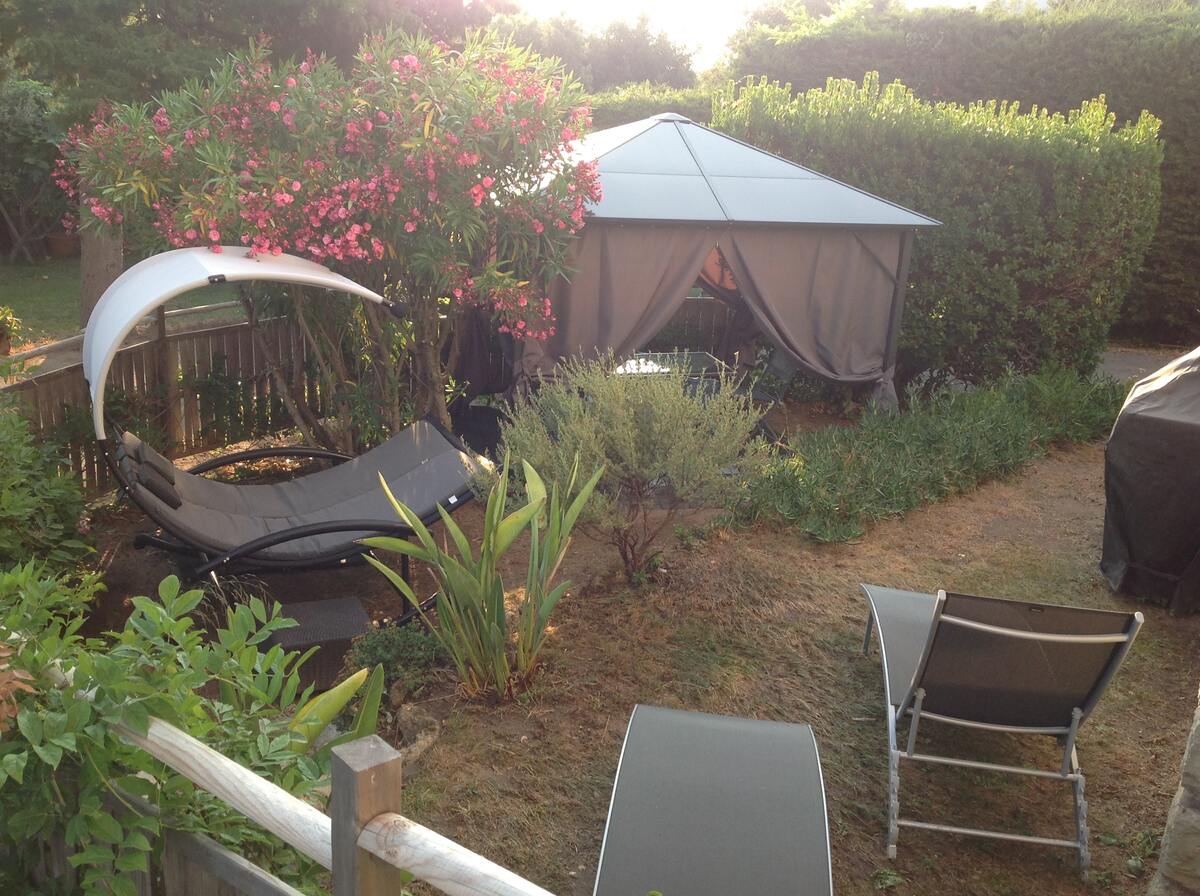 Appartement 4 personnes à Fréjus, jardin avec barbecue - Photo 18