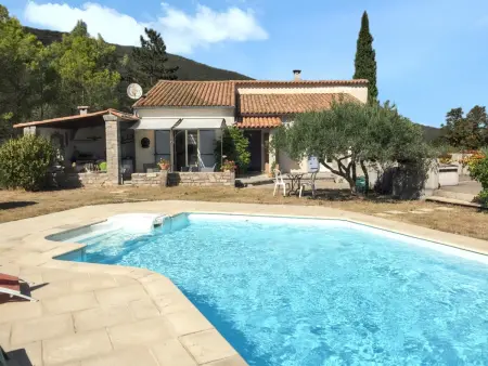 Villa Charmante à Pompignan : piscine privée 9 x 4,5 m et jardin : photo 3