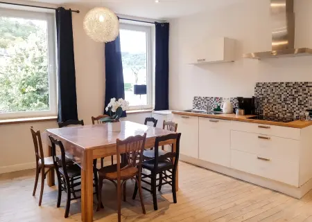 Maison avec sauna et entrée privée, 4 chambres à La Roche-en-Ardenne : photo 3
