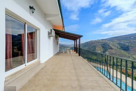 Villa Mesão Frio 3 chambres, piscine privée et vue montagne : photo 8