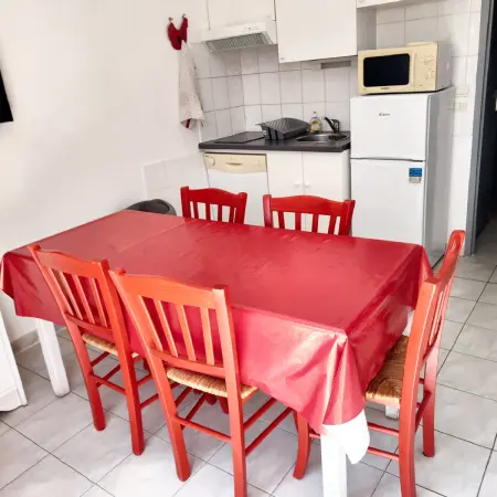Maison familiale à Salavas avec piscine partagée et jardin : photo 3