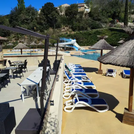 Maison familiale à Salavas avec piscine partagée et jardin : photo 5